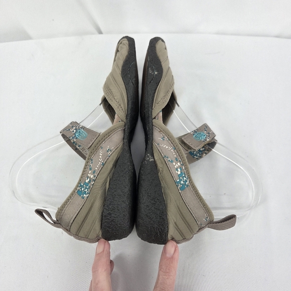 Keen Women's Madrid Mary Jane Slip on Tan shoes 8.5 - Picture 8 of 10